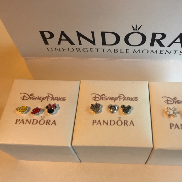 Pandora Sparkling Locket & Chain w/ Disney Mickey - Picture 7 of 7